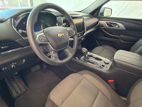 Used 2023 Chevrolet Traverse LT FWD image 14