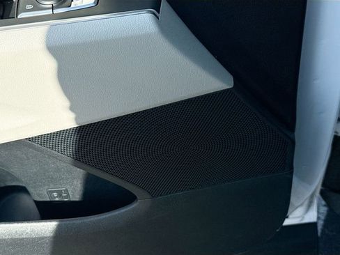 Used 2025 Kia Sorento S w/ Panoramic Sunroof Package FWD image 19