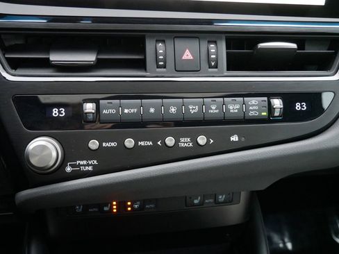 Certified 2025 Lexus ES 350 F Sport FWD image 22