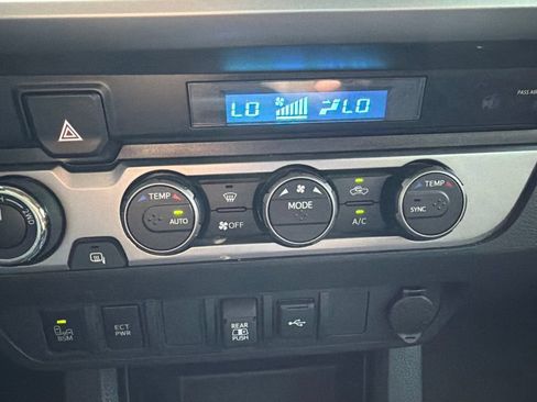 Used 2023 Toyota Tacoma SR5 w/ Technology Package AWD/4WD image 68