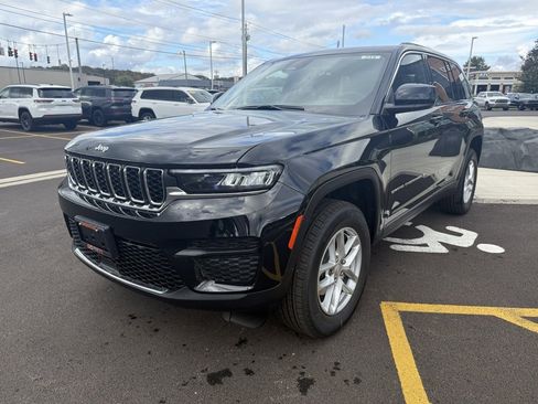 New 2025 Jeep Grand Cherokee Laredo X image 3