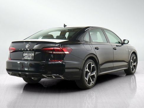Used 2022 Volkswagen Passat 2.0T R-Line FWD image 5