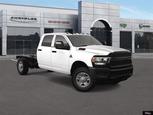 New 2024 RAM 3500 Tradesman w/ Safety Group AWD/4WD image 11