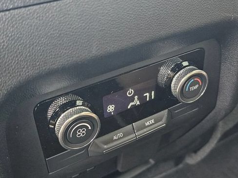 Used 2025 Buick Enclave Preferred w/ Power Package FWD image 9