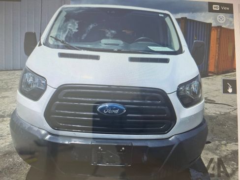 Used 2018 Ford Transit 150 XL RWD image 10