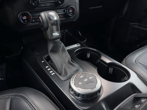 Used 2025 Ford Bronco Outer Banks image 14