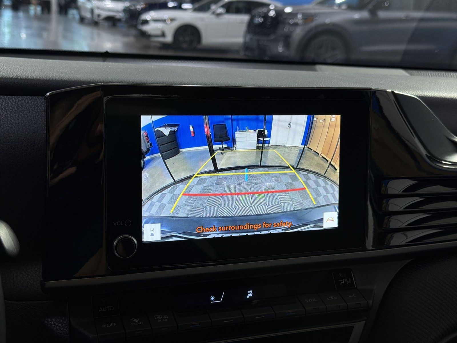 Used 2025 Toyota Camry SE FWD image 31