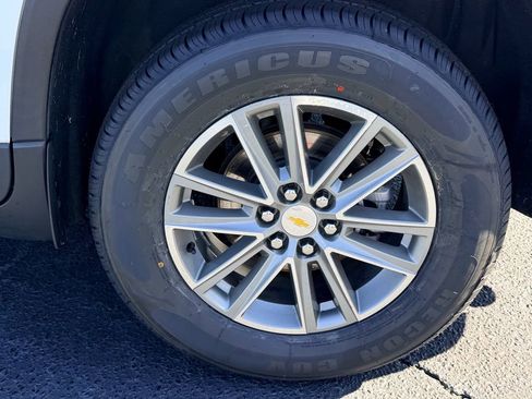 Used 2023 Chevrolet Traverse LT image 16