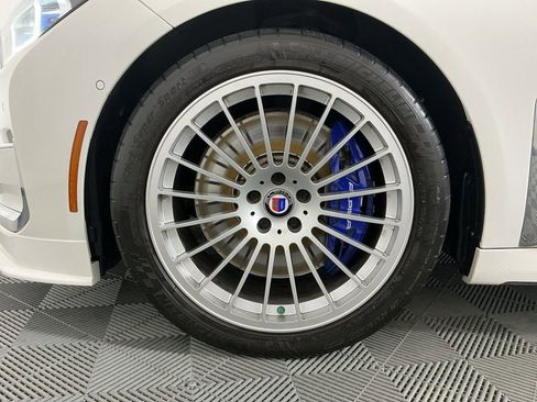 Used 2021 BMW ALPINA B7 xDrive w/ Luxury Rear Seating Package image 36