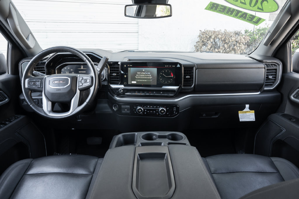 Used 2025 GMC Sierra 1500 SLT AWD/4WD image 22