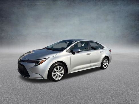 Used 2025 Toyota Corolla LE FWD image 13