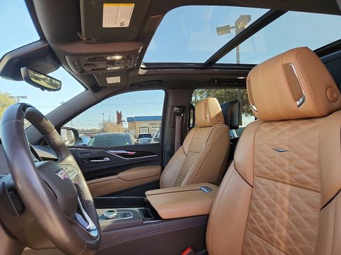 Used 2023 Cadillac Escalade ESV Sport w/ Touring Package image 14