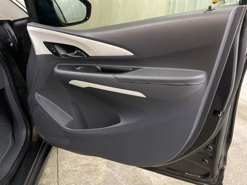 Used 2017 Chevrolet Bolt LT FWD image 25