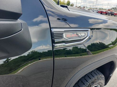 Certified 2024 GMC Sierra 1500 AT4 w/ Technology Package AWD/4WD image 8