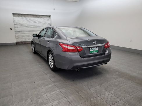 Used 2017 Nissan Altima 2.5 S w/ Power Driver Seat Package FWD image 5