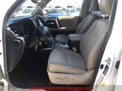 Used 2016 Toyota 4Runner SR5 Premium image 11