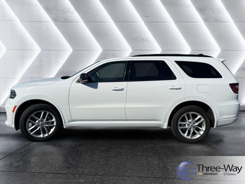 Used 2025 Dodge Durango GT image 2