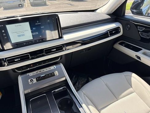 New 2026 Lincoln Aviator AWD image 15