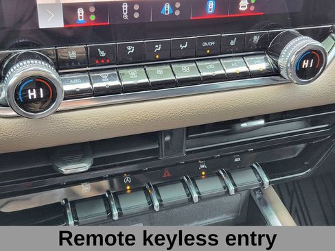 Used 2023 GMC Canyon Denali AWD/4WD image 26