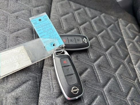 Certified 2025 Nissan Kicks SV image 32