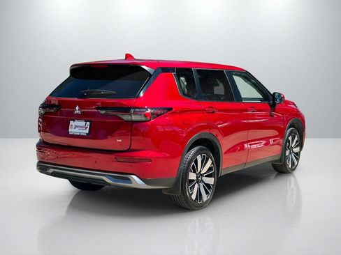 Used 2025 Mitsubishi Outlander SE FWD image 5