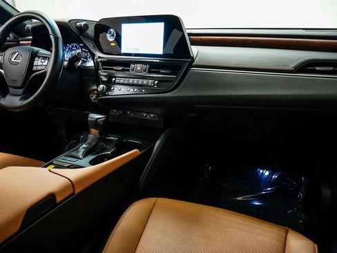 Used 2024 Lexus ES 350 w/ Premium Package FWD image 11