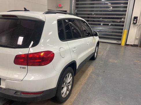 Used 2018 Volkswagen Tiguan Limited w/ Premium Package image 4