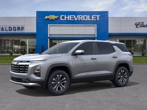 New 2026 Chevrolet Equinox LT image 2