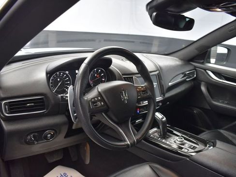 Used 2023 Maserati Levante Modena image 10