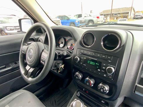 Used 2016 Jeep Patriot Sport w/ Power Value Group image 41