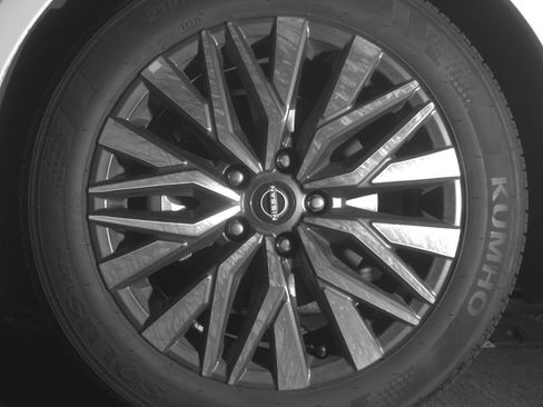 Used 2025 Nissan Altima 2.5 SV FWD image 12
