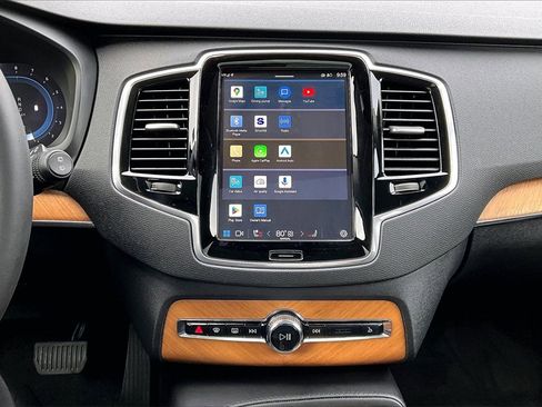 Certified 2023 Volvo XC90 B6 Plus image 15