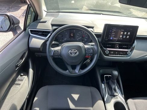 Used 2025 Toyota Corolla LE FWD image 28