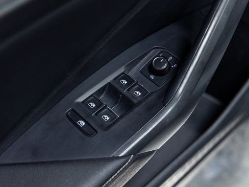 Used 2024 Volkswagen Jetta SE image 12