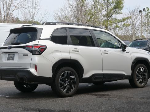 Used 2025 Subaru Forester Limited image 9