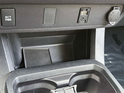 Used 2018 Toyota Tacoma SR w/ SR Convenience Package image 23