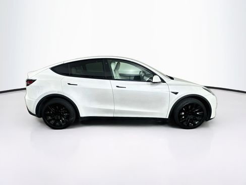 Used 2020 Tesla Model Y Long Range AWD/4WD image 10