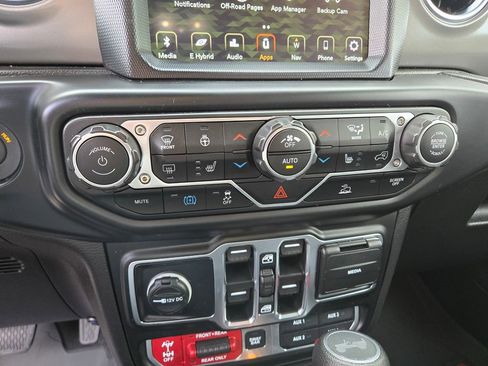 Used 2022 Jeep Wrangler Unlimited Rubicon 4xe w/ Cold Weather Group image 17