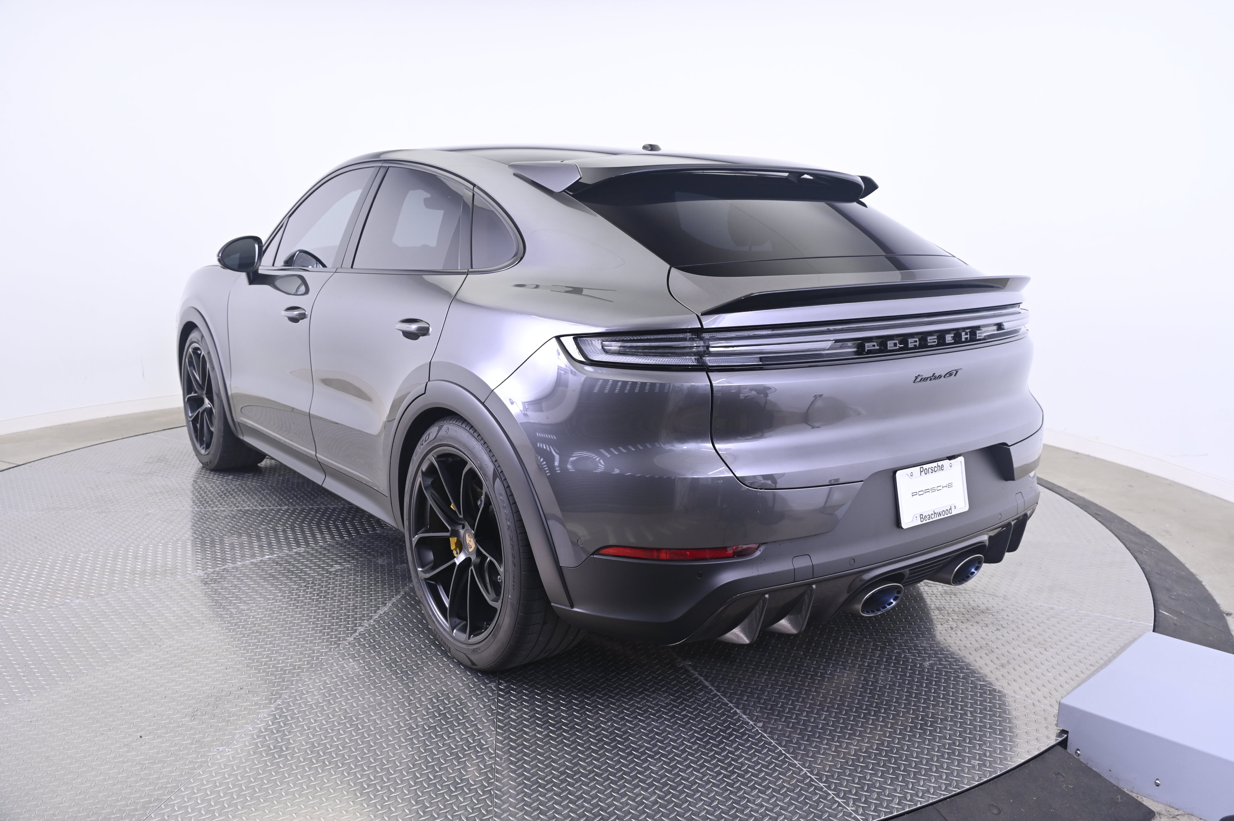 Used 2024 Porsche Cayenne Turbo GT AWD/4WD image 3
