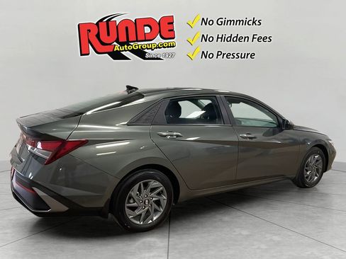 Used 2024 Hyundai Elantra SEL image 5