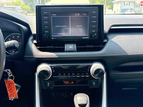 Used 2020 Toyota RAV4 LE w/ All Weather Liner Package AWD/4WD image 18