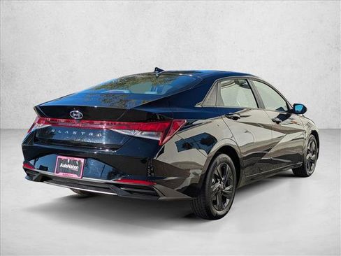 Certified 2023 Hyundai Elantra SEL image 5