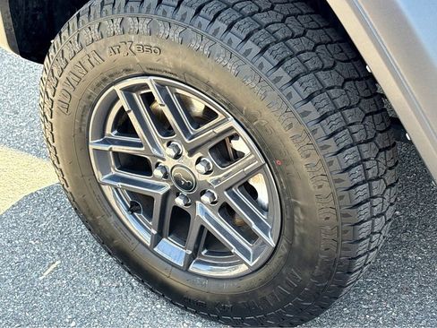 Used 2024 Jeep Wrangler Unlimited Sport AWD/4WD image 18