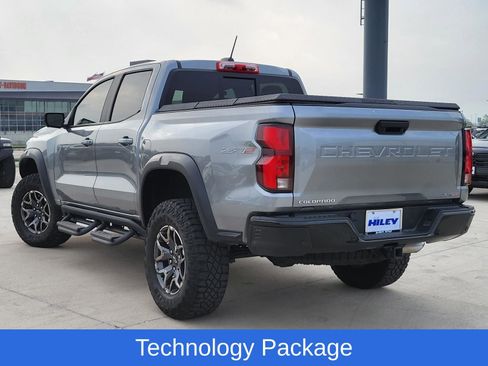 Used 2024 Chevrolet Colorado ZR2 w/ ZR2 Convenience Package III AWD/4WD image 3