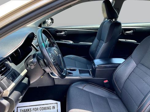 Used 2016 Toyota Camry SE FWD image 8