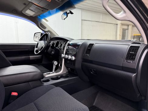 Used 2010 Toyota Tundra 4x4 Double Cab image 7