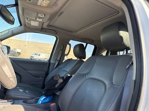 Used 2019 Nissan Frontier SL AWD/4WD image 18