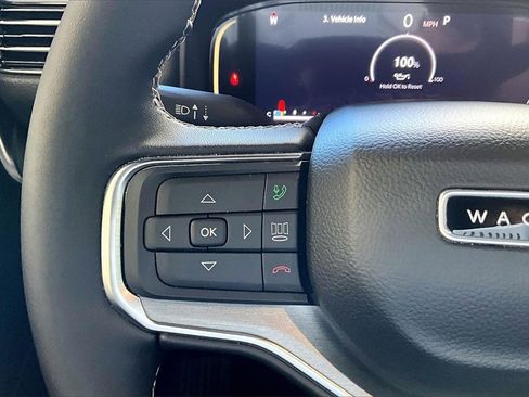 Used 2024 Jeep Wagoneer Series II image 8