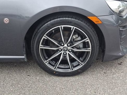 Used 2020 Toyota 86 RWD image 10