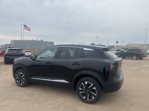 Certified 2025 Nissan Kicks SV image 12